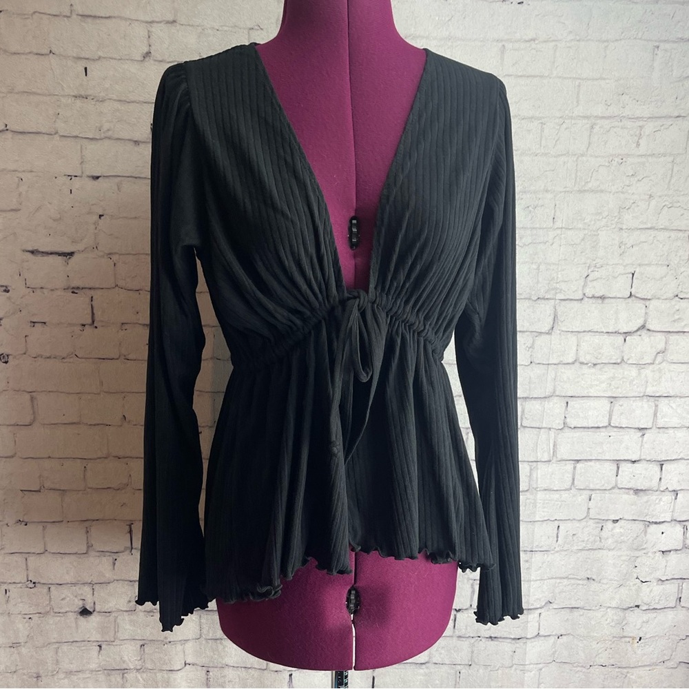 Earthbound Black Lettuce Tie Front long sleeve Shirt size medium